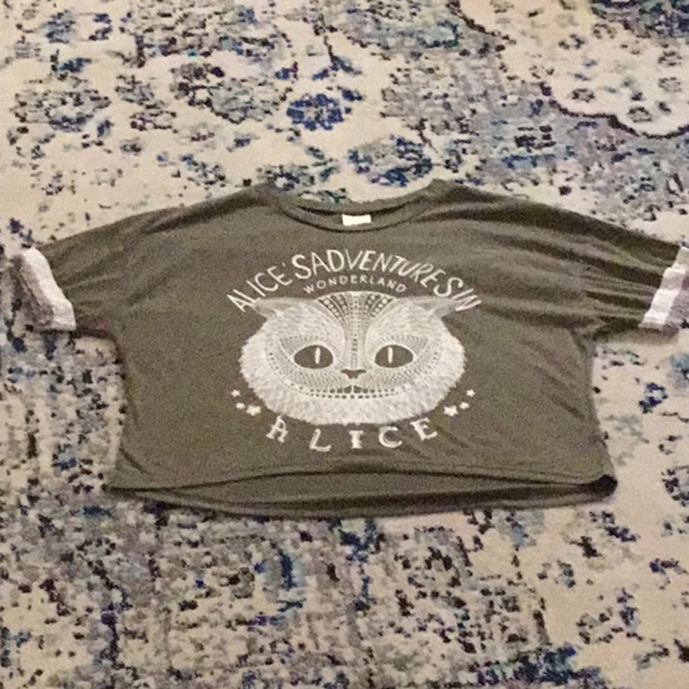 FINAL PRICE Alice in Wonderland top